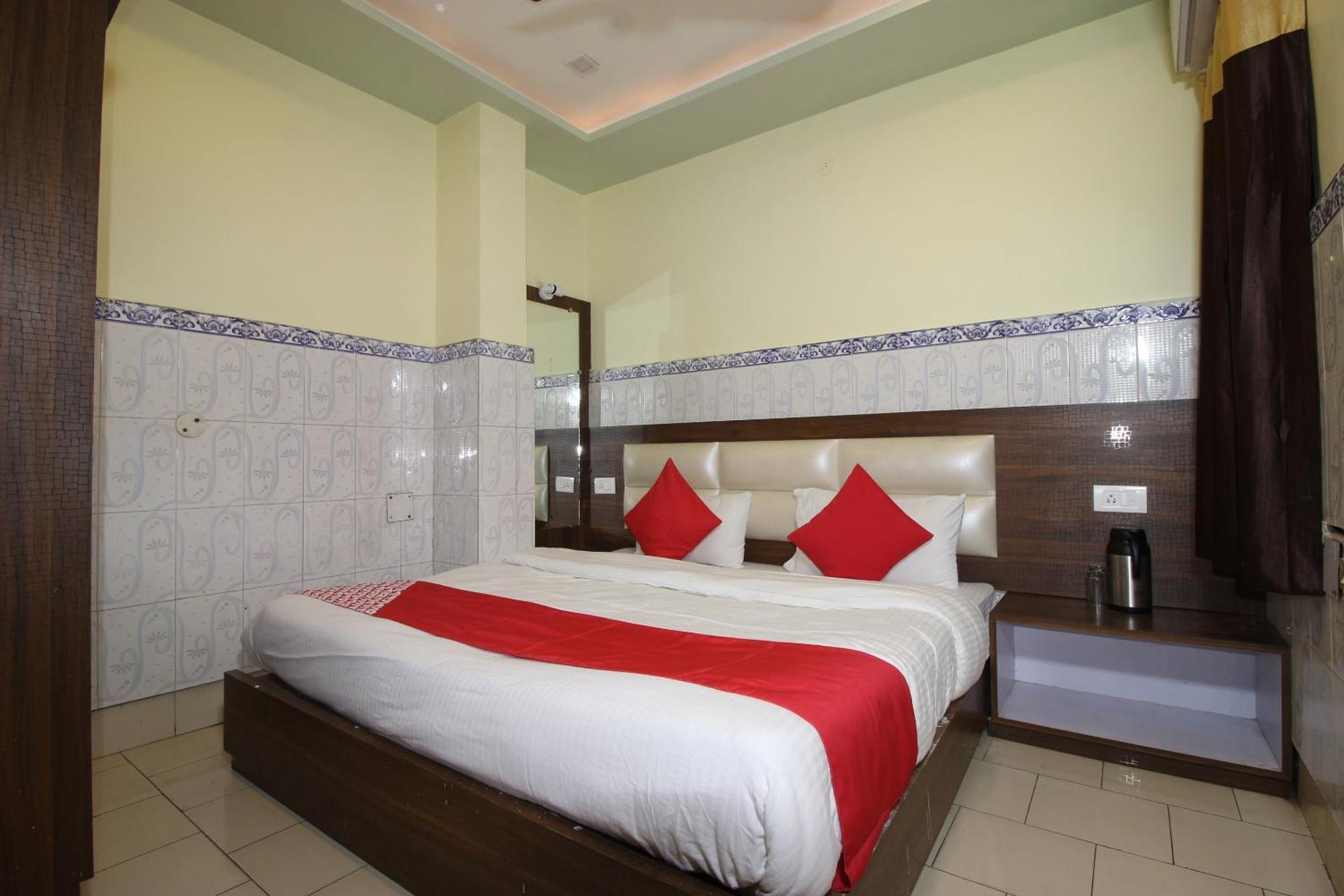 Hotel O Blue Diamond Varanasi Exterior foto