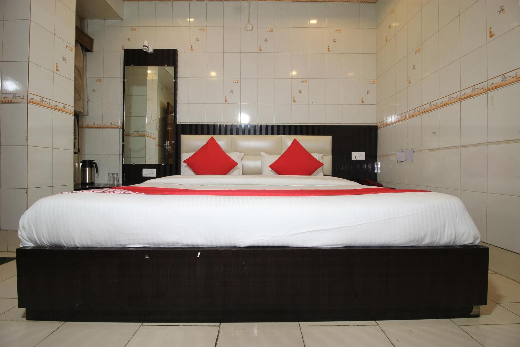 Hotel O Blue Diamond Varanasi Exterior foto