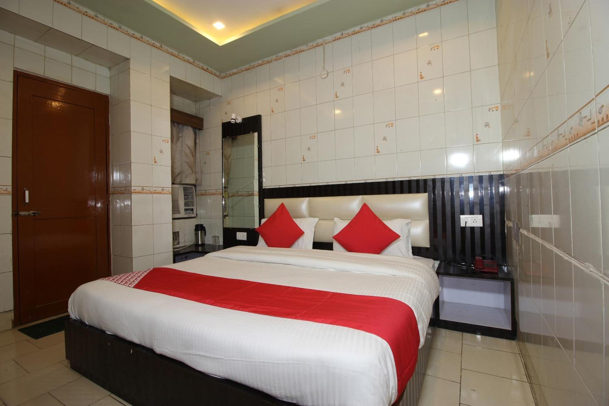 Hotel O Blue Diamond Varanasi Exterior foto