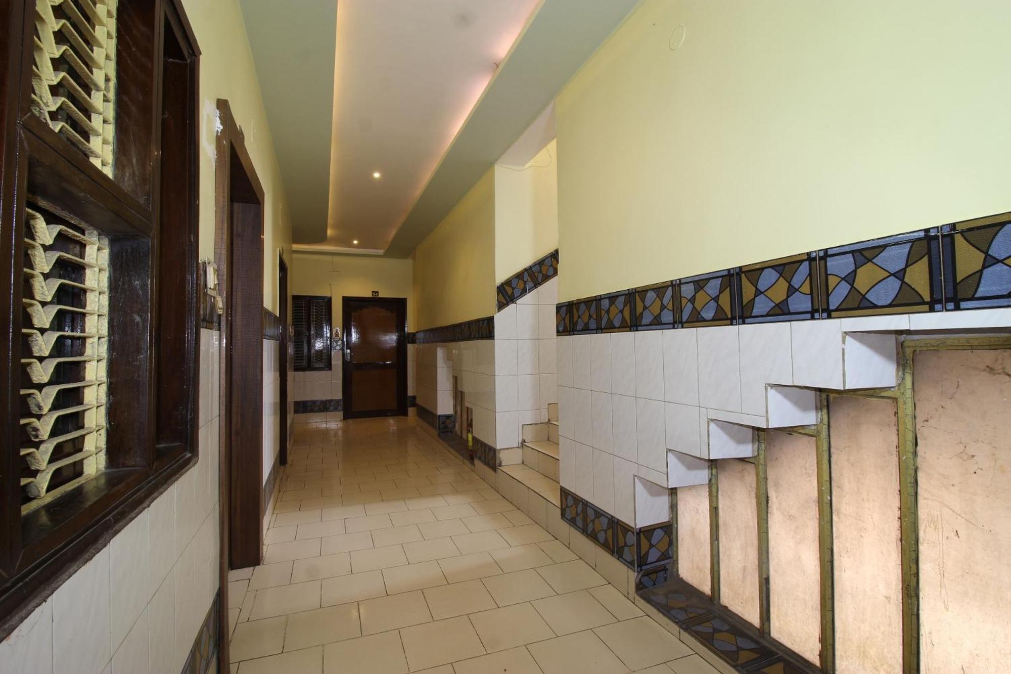 Hotel O Blue Diamond Varanasi Exterior foto