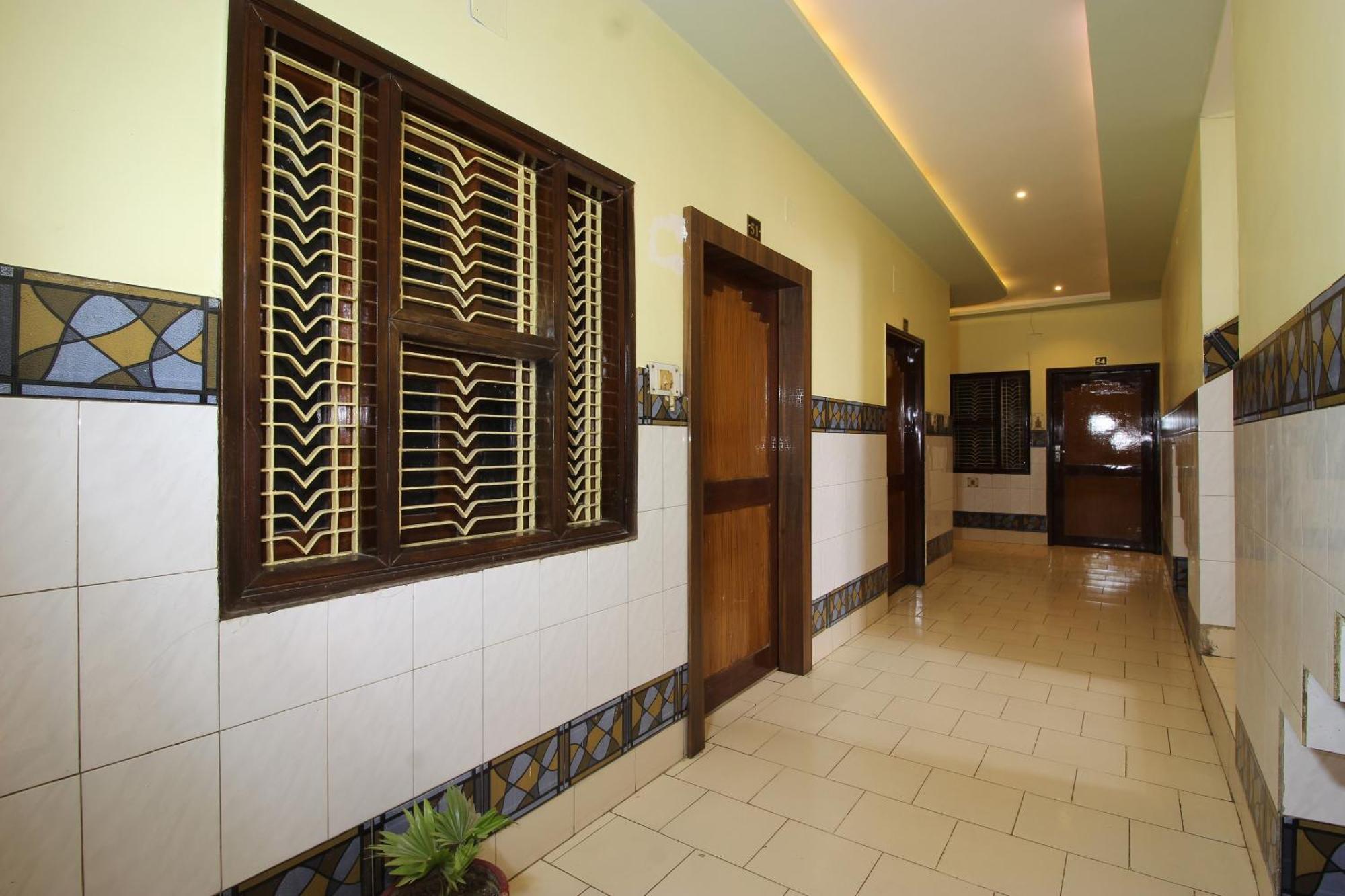 Hotel O Blue Diamond Varanasi Exterior foto