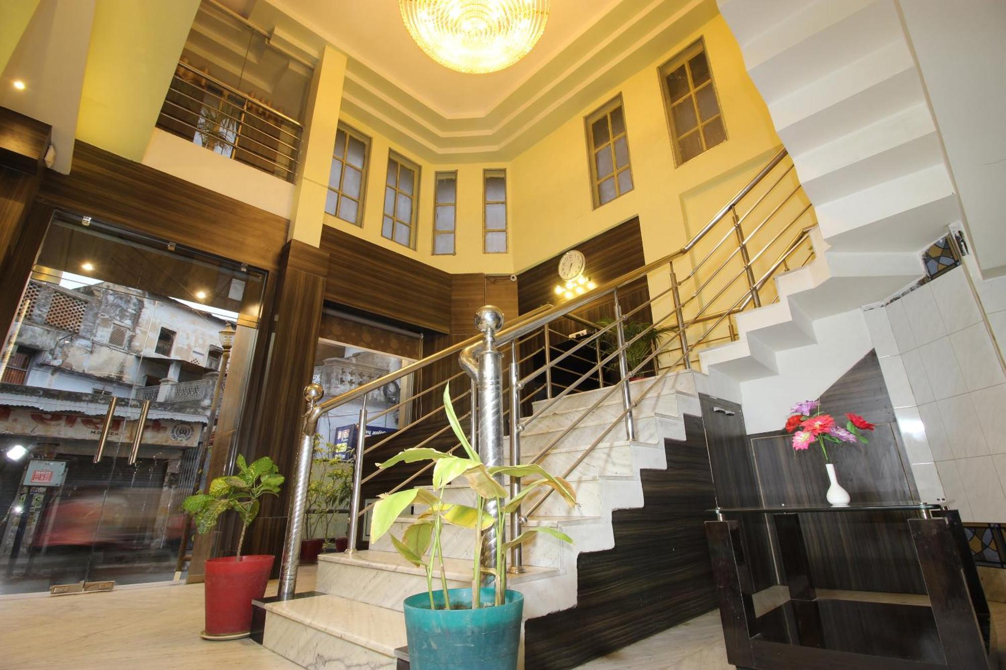 Hotel O Blue Diamond Varanasi Exterior foto