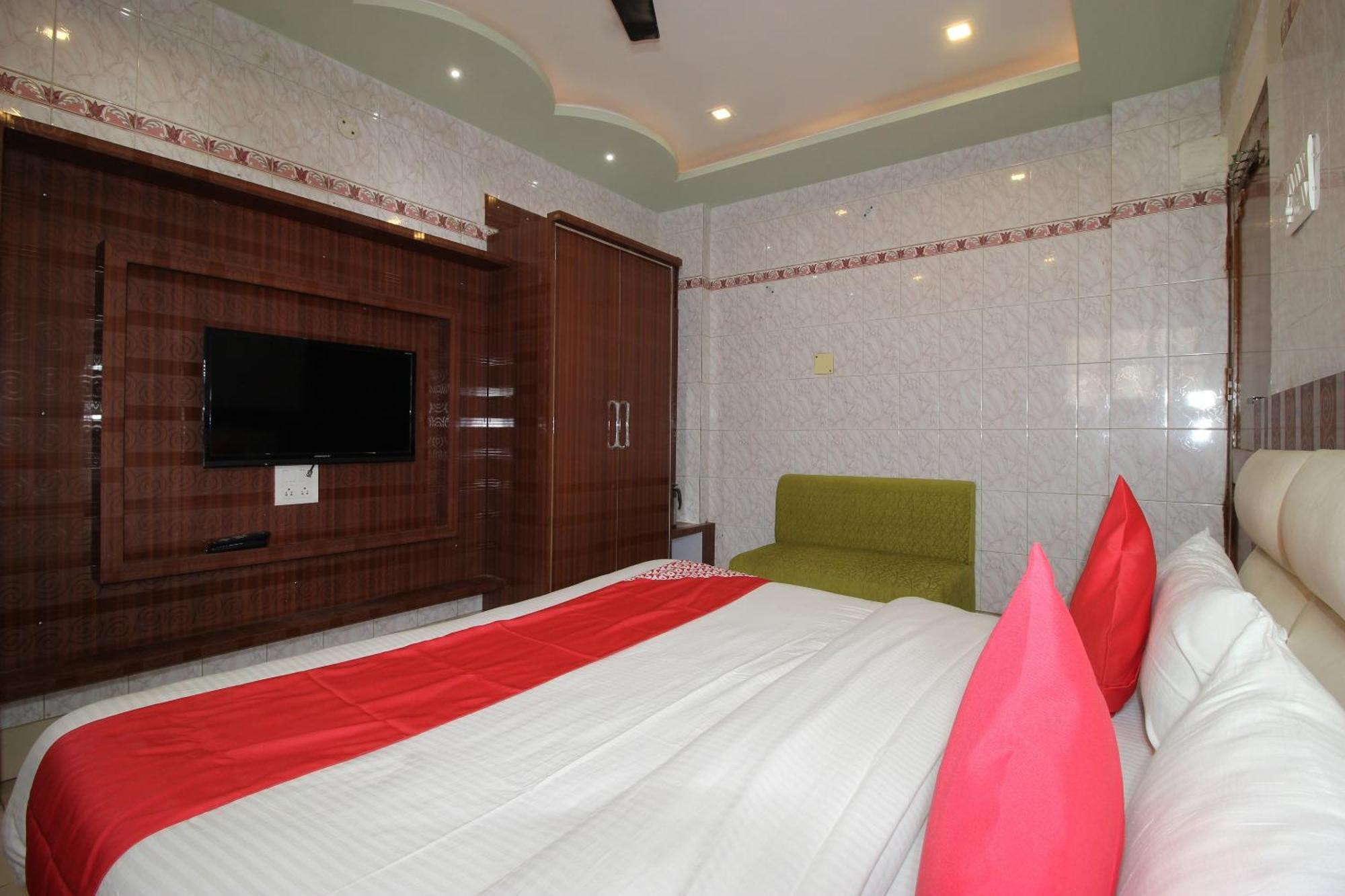 Hotel O Blue Diamond Varanasi Exterior foto